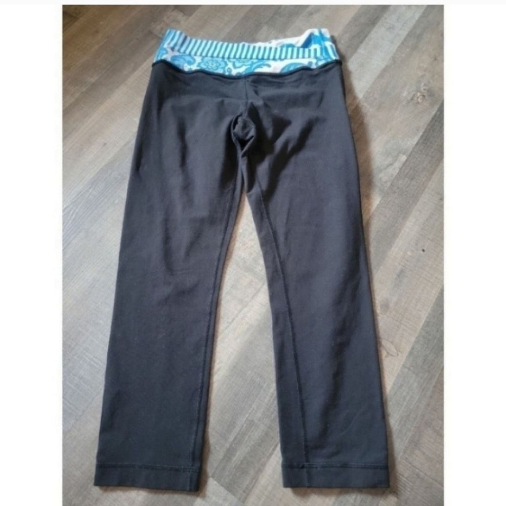 LULULEMON Wunder Under Astro Crop Size 4